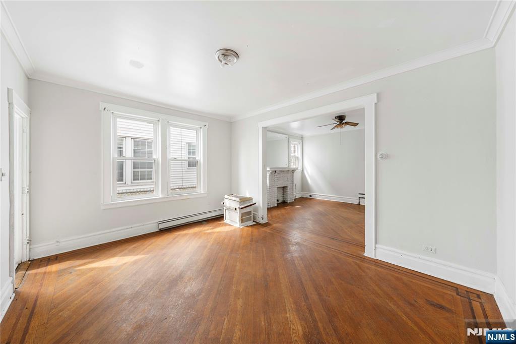 457 7th Property Photo 3