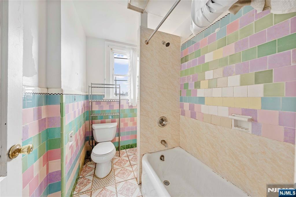 457 7th Property Photo 13