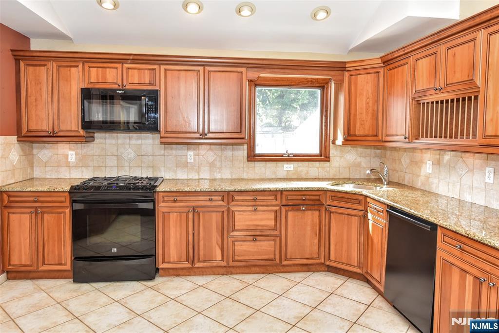 77 Herman Street Property Photo 16