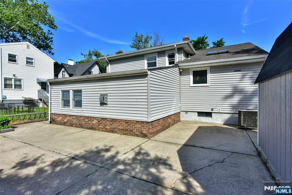 77 Herman Street Property Photo 38