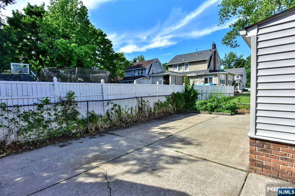 77 Herman Street Property Photo 39