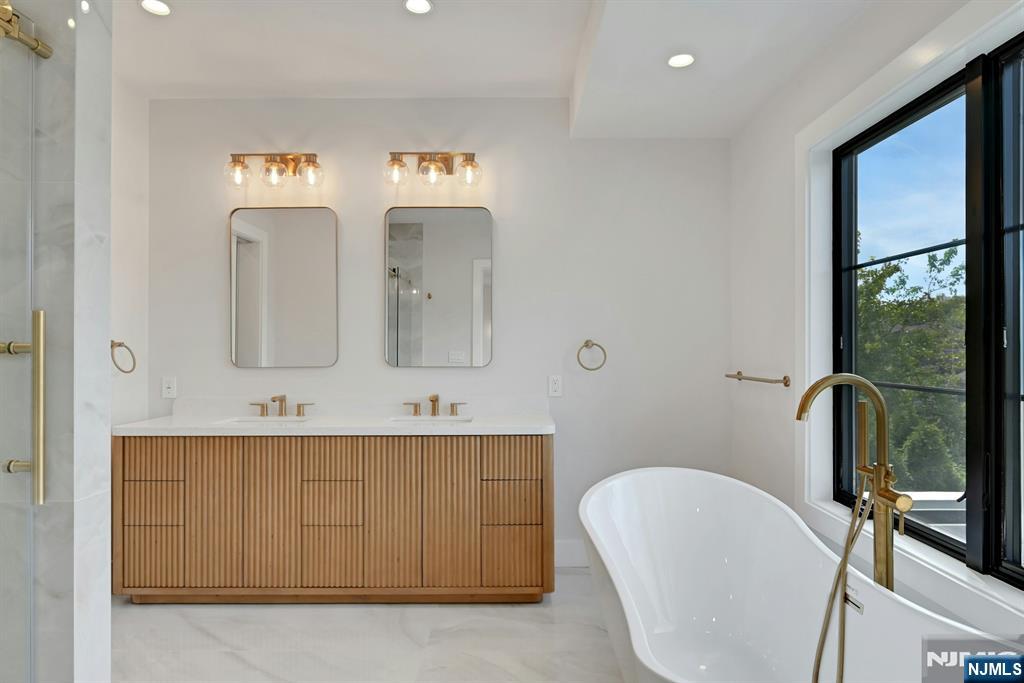 32 Highland Avenue Property Photo 18