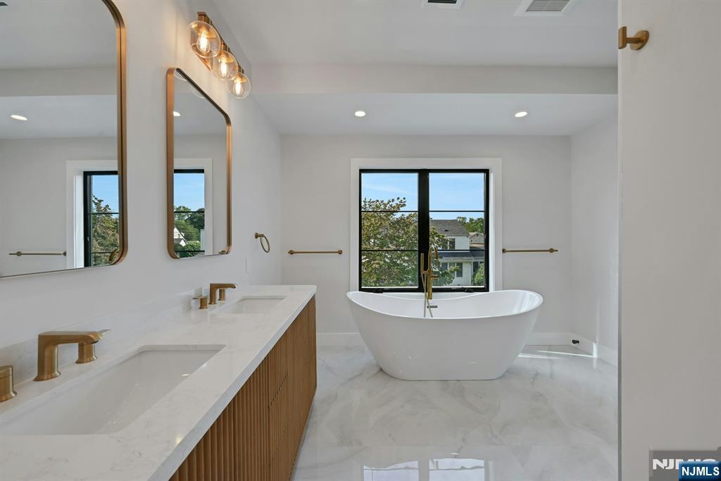 32 Highland Avenue Property Photo 19