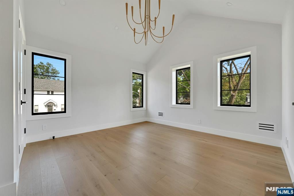 32 Highland Avenue Property Photo 20