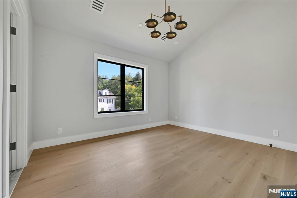 32 Highland Avenue Property Photo 25