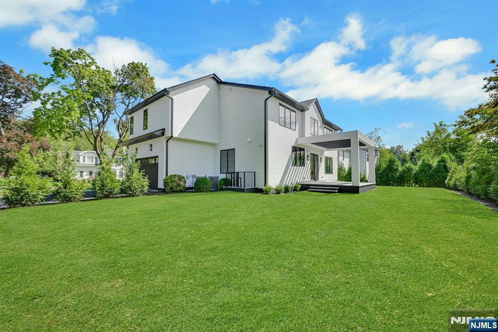 32 Highland Avenue Property Photo 28