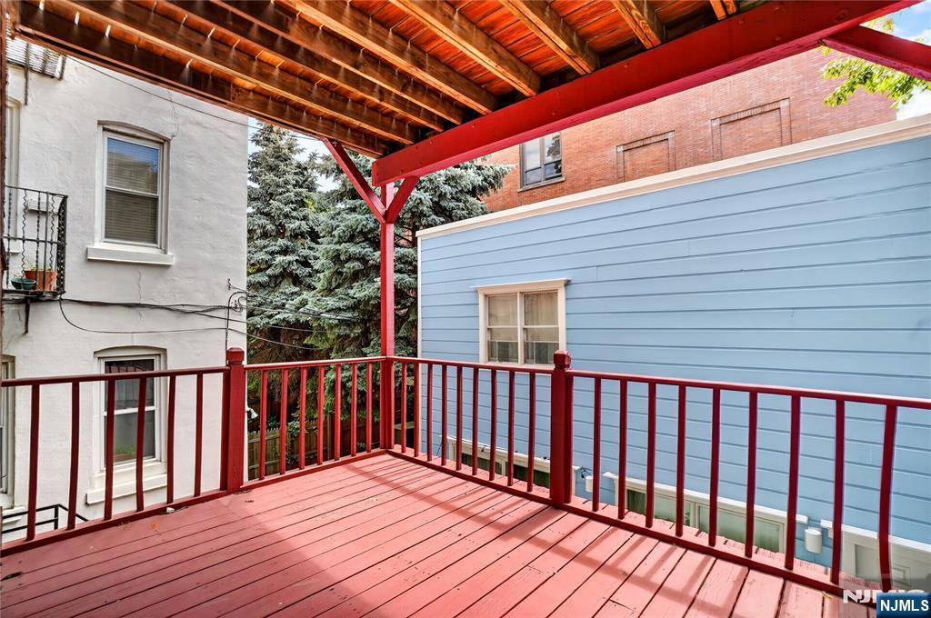 76 Bright Street 202 Property Photo 12
