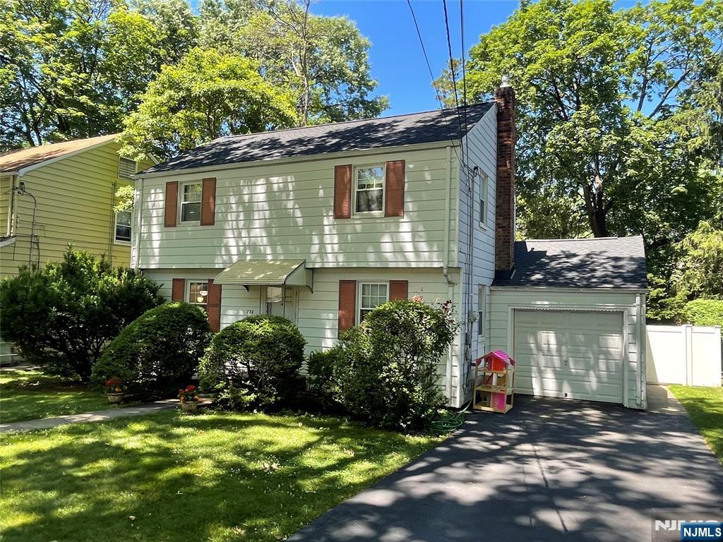 772 Stelton Street Property Photo 1
