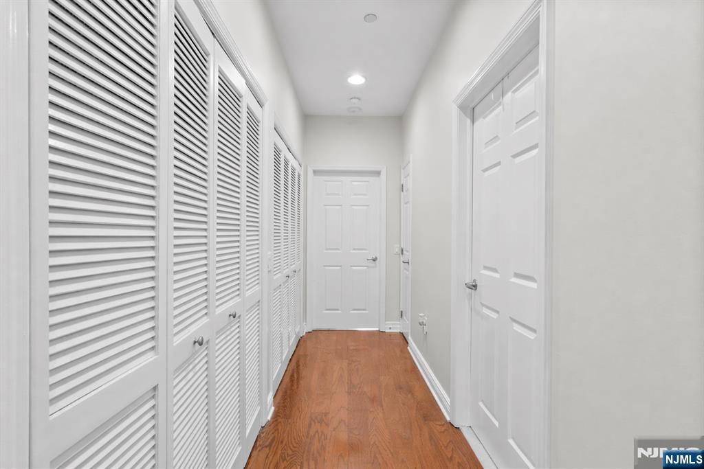 7400 River Road 401 Property Photo 12