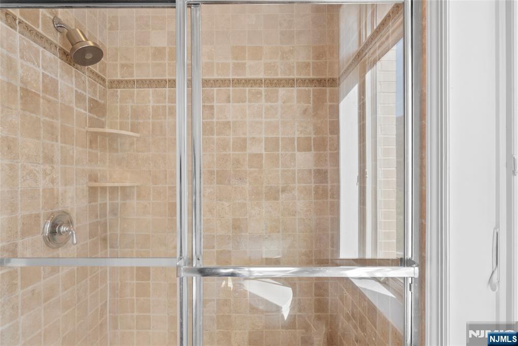 7400 River Road 401 Property Photo 17