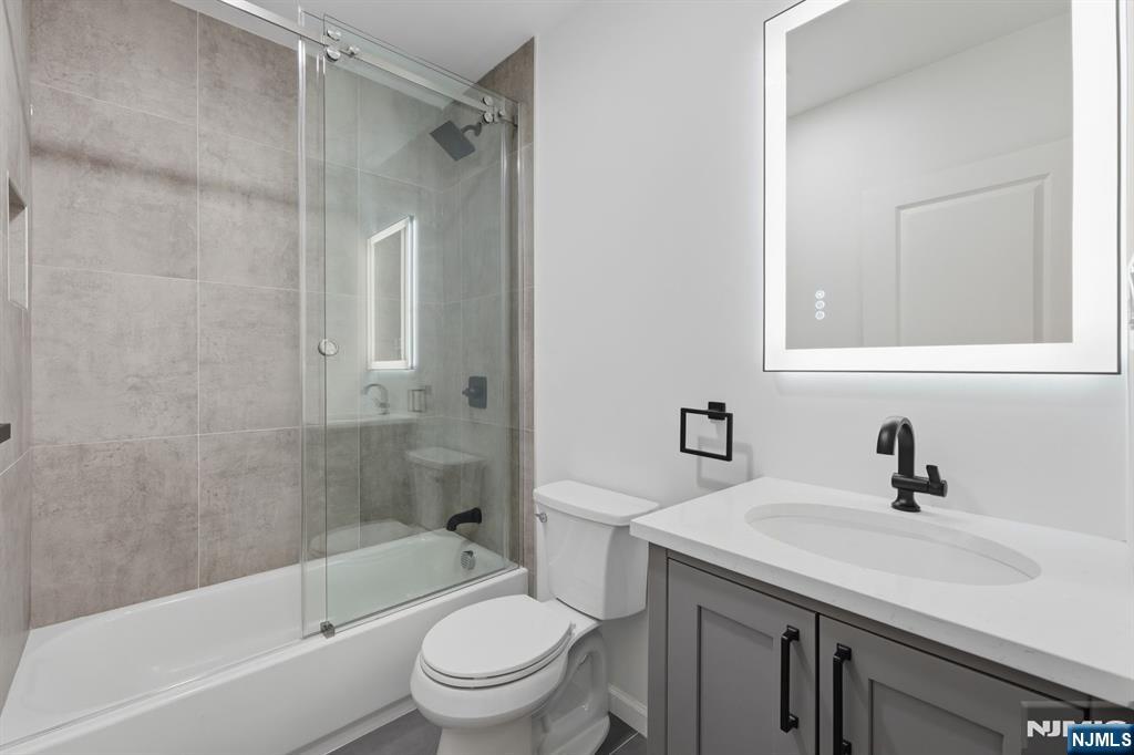 432 10th Street Property Photo 29