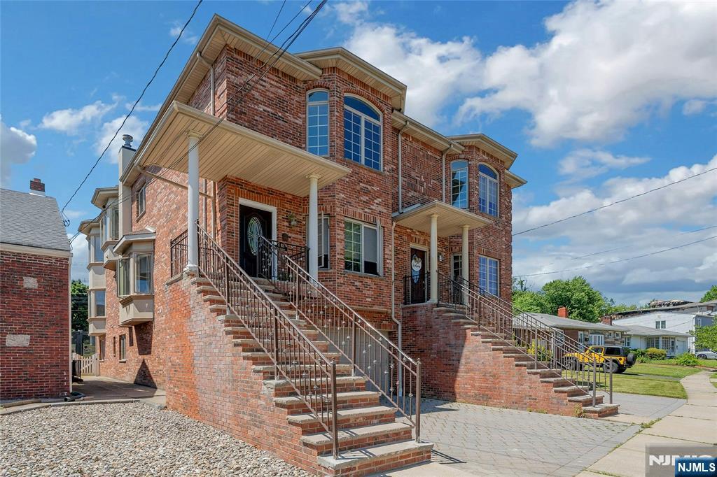4 8th Street A Property Photo 2