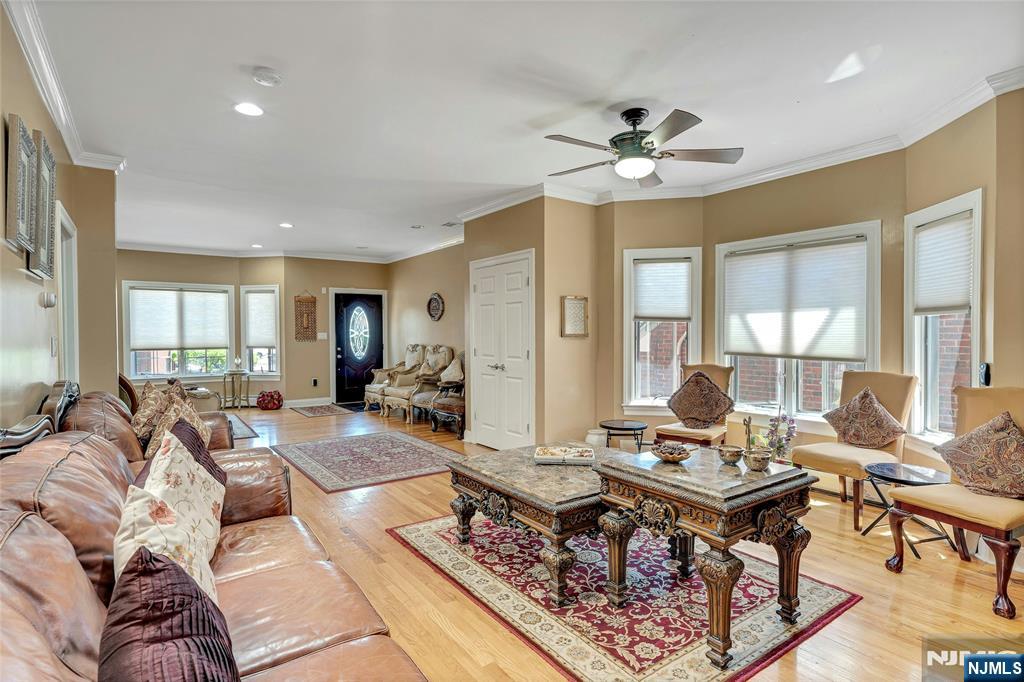 4 8th Street A Property Photo 8