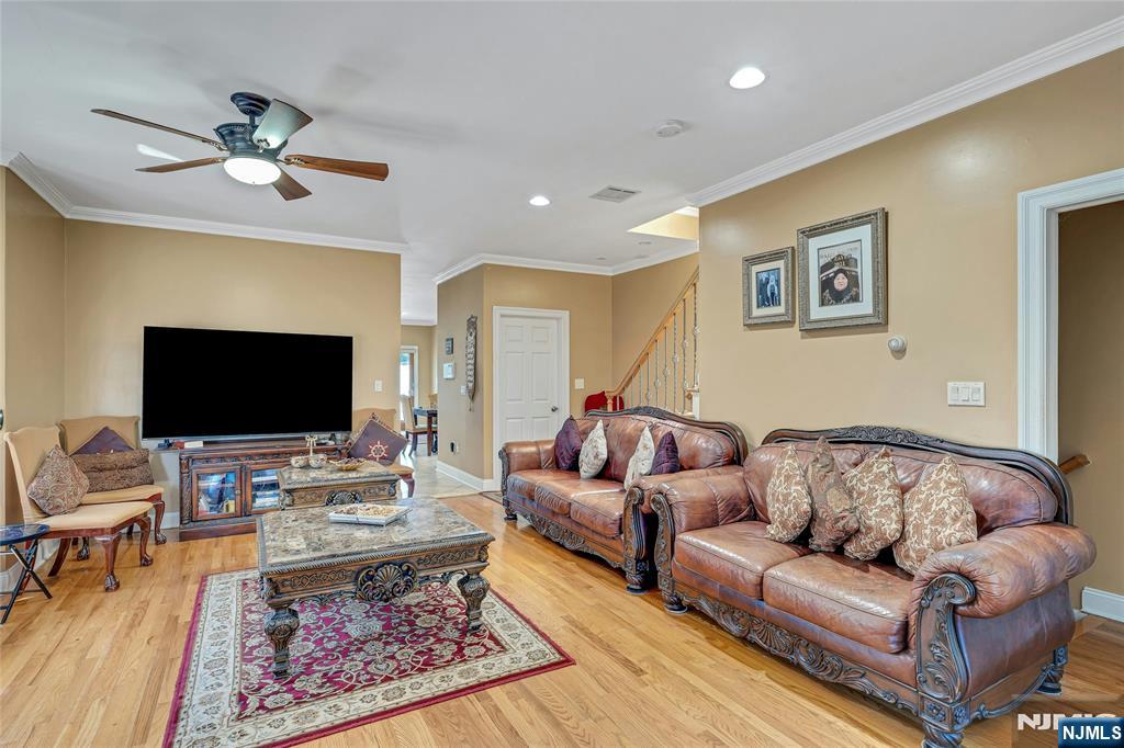 4 8th Street A Property Photo 9