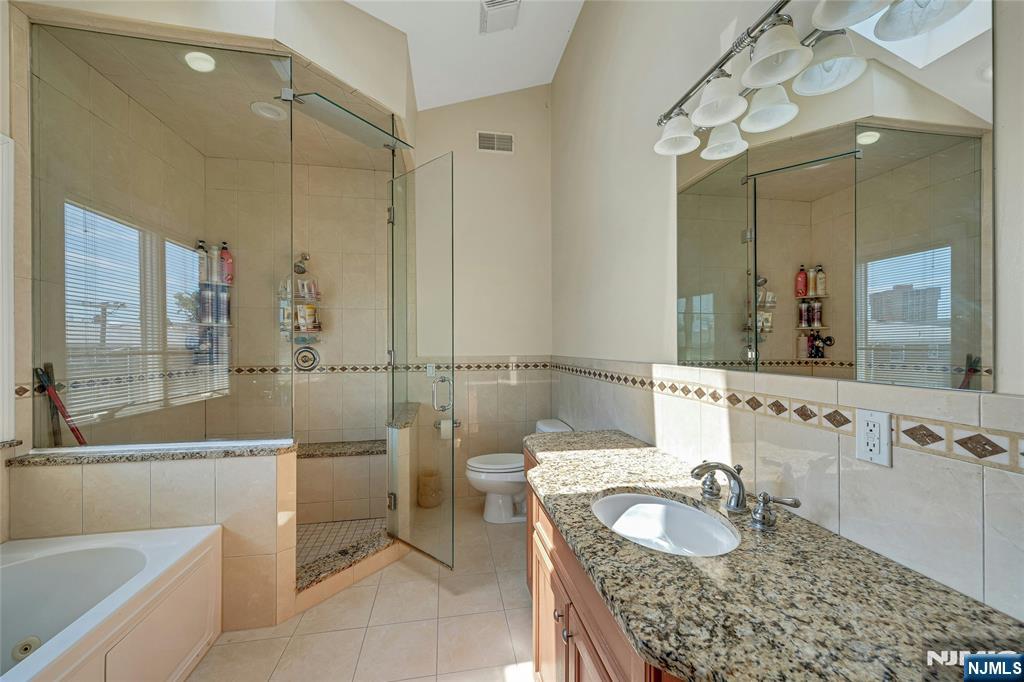 4 8th Street A Property Photo 28