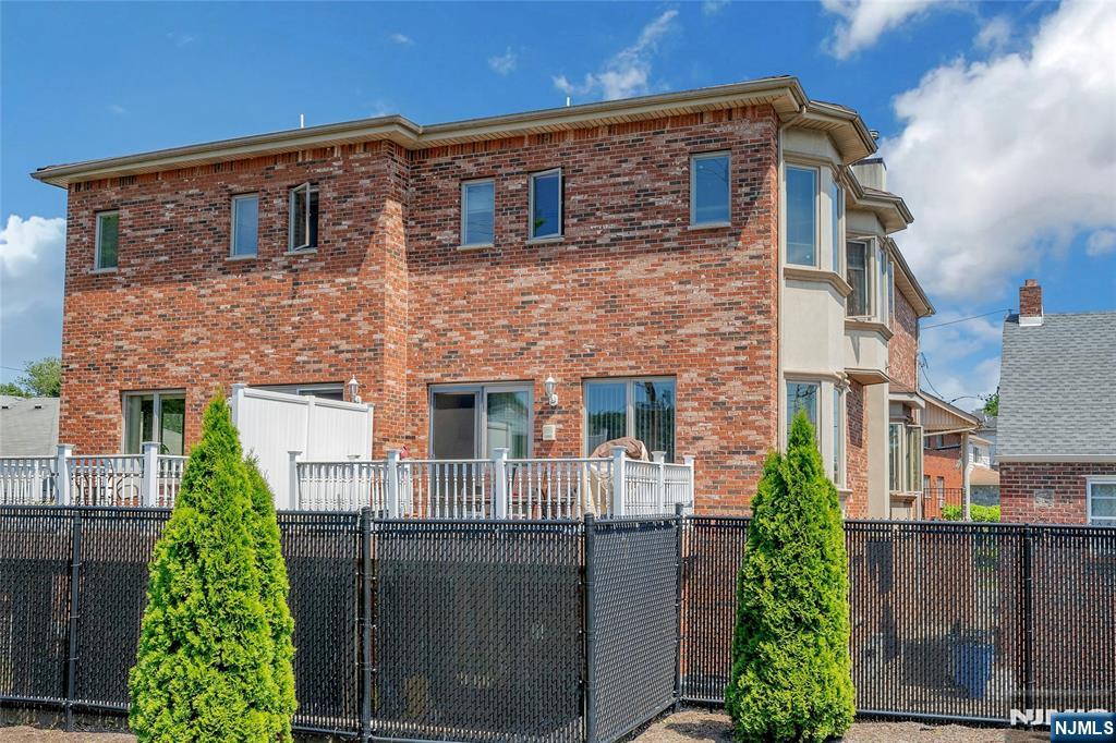 4 8th Street A Property Photo 35