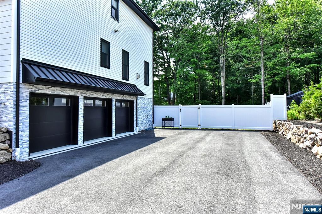 73 Heritage Drive Property Photo 41