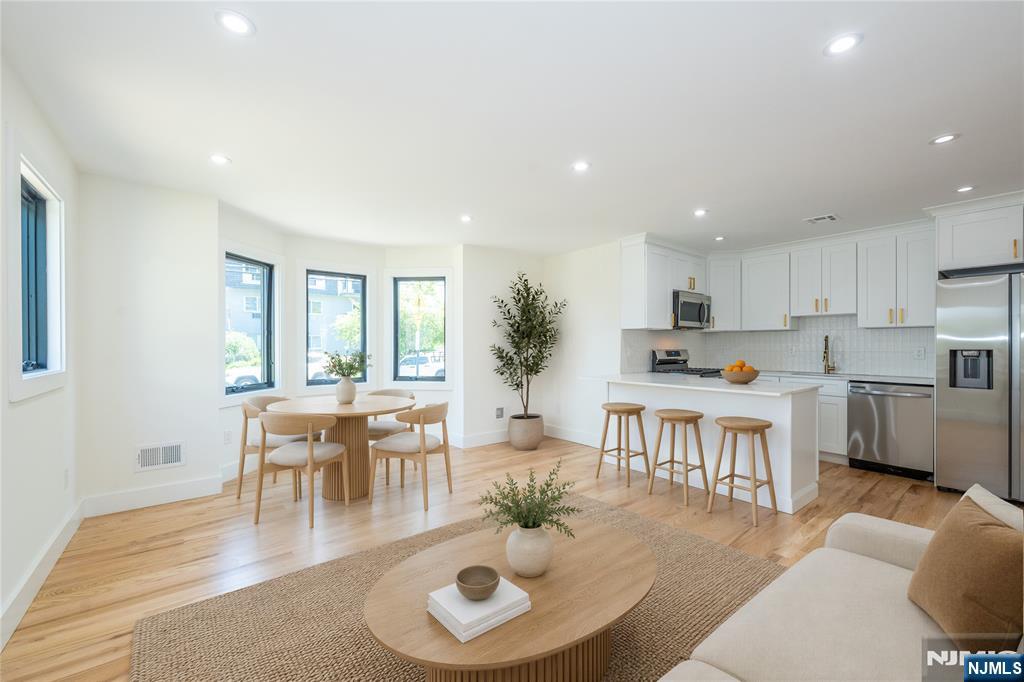 363 Park Street Property Photo 5