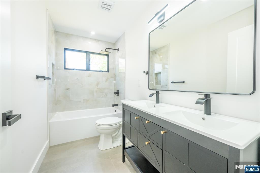 363 Park Street Property Photo 16