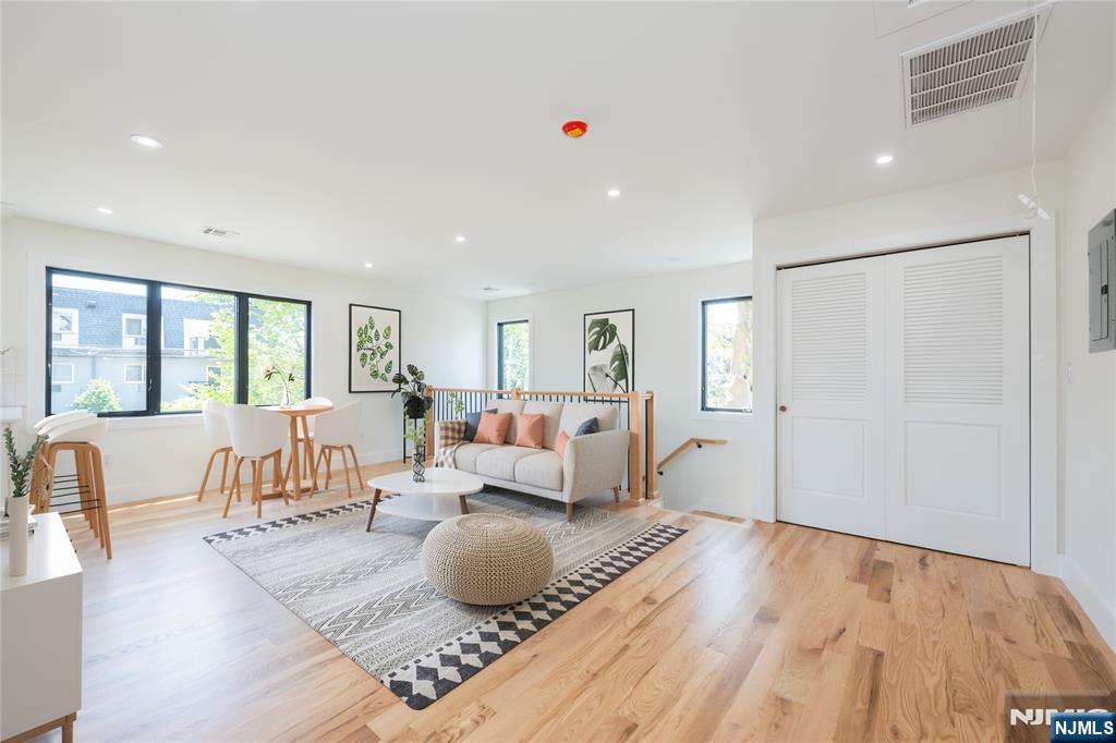 363 Park Street Property Photo 18