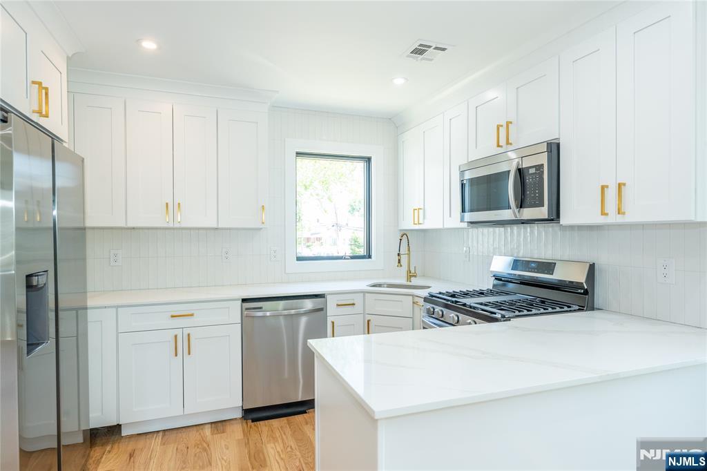 363 Park Street Property Photo 21