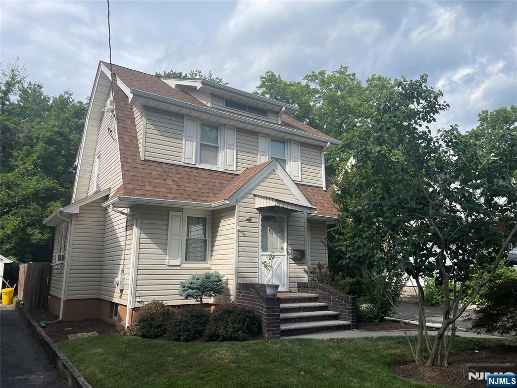 485 Maple Avenue Property Photo 1