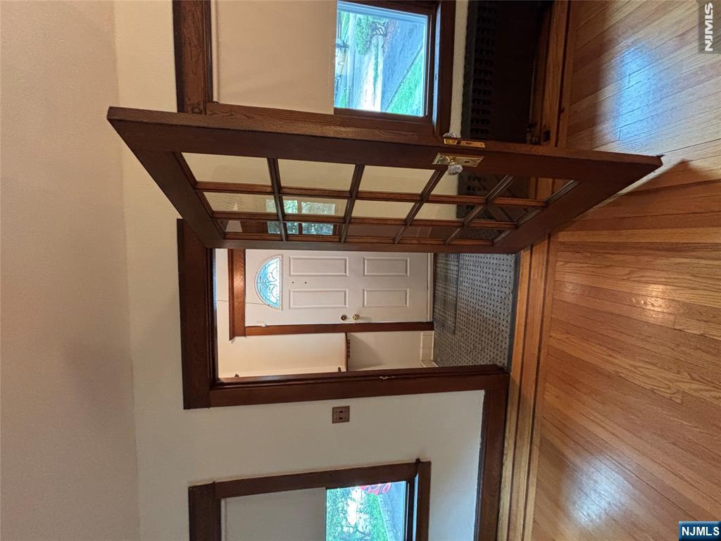 485 Maple Avenue Property Photo 3