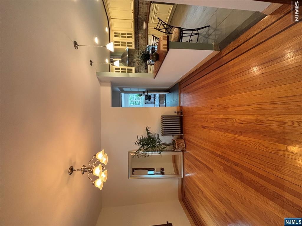 485 Maple Avenue Property Photo 7