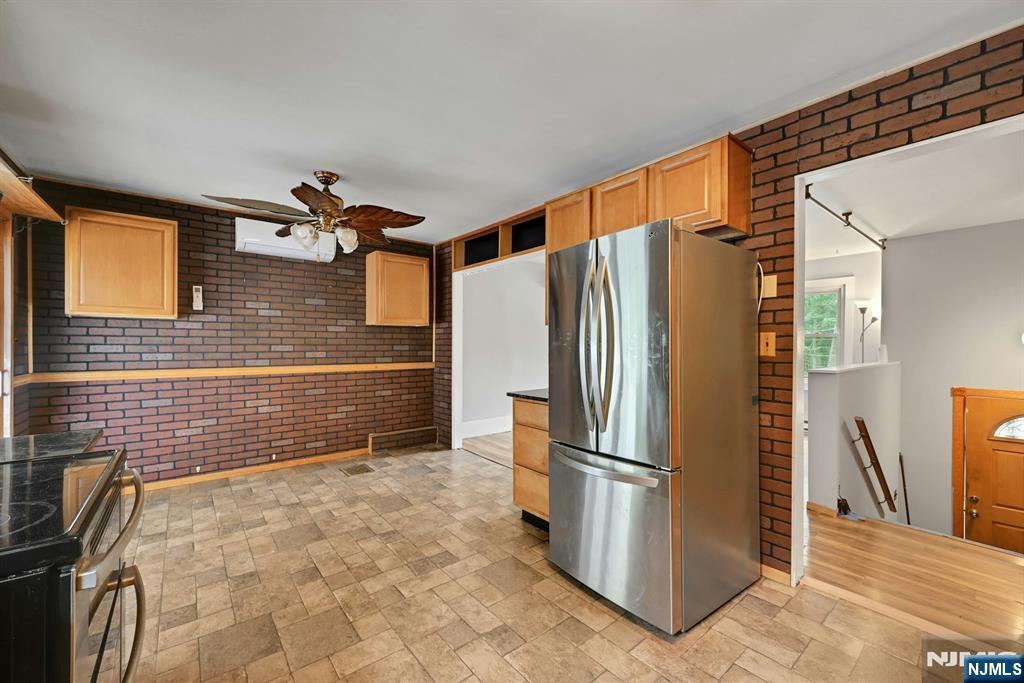 16 Essex Road Property Photo 10