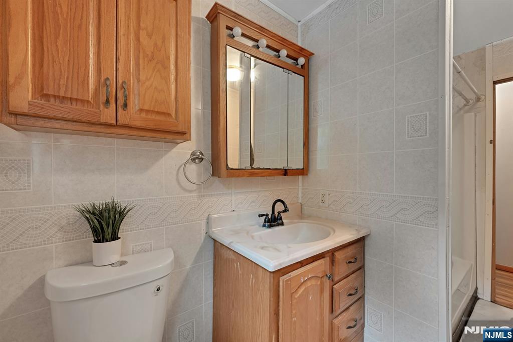 16 Essex Road Property Photo 13