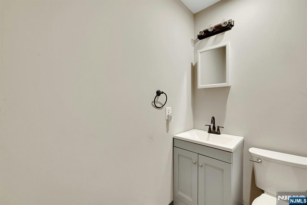16 Essex Road Property Photo 21