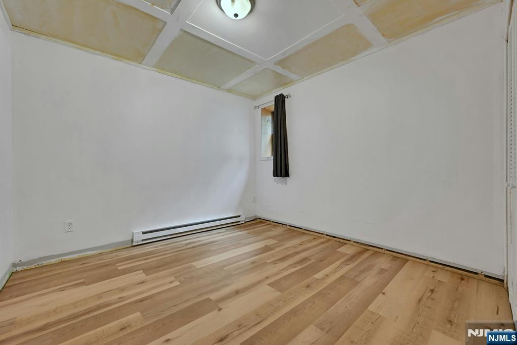 16 Essex Road Property Photo 23