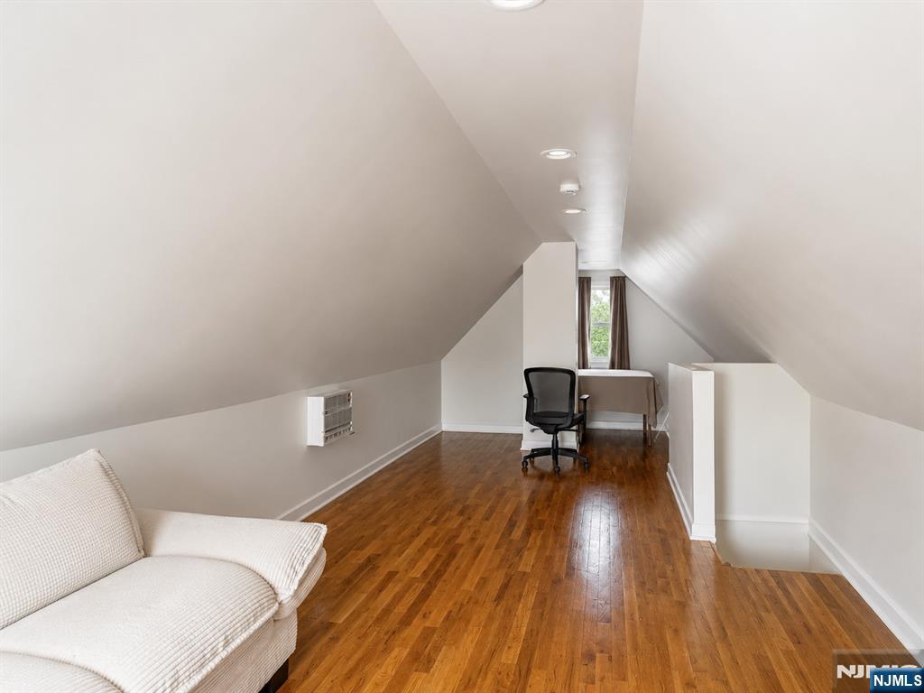 50 Jewell Street Property Photo 20