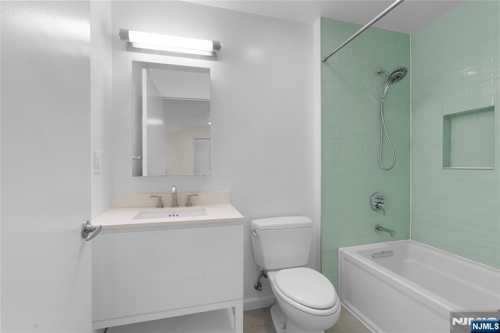 24 Ave At Port Imperial 404 Property Photo 40