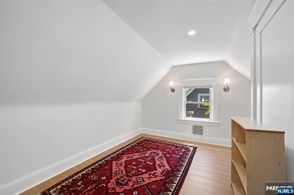 10 Mountain Place Property Photo 14