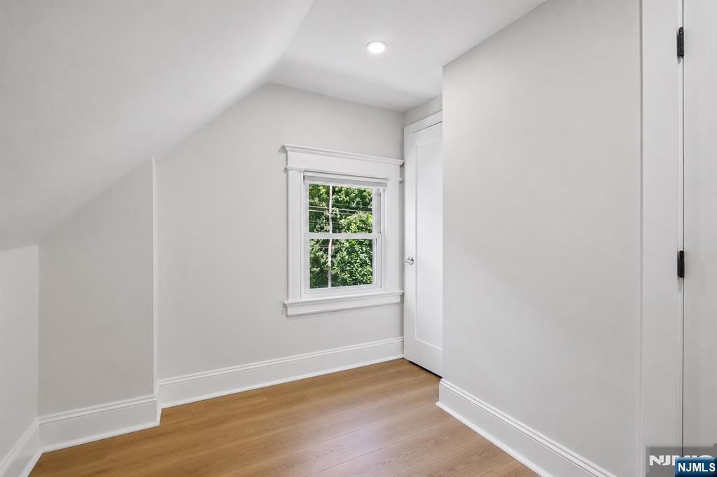 10 Mountain Place Property Photo 15