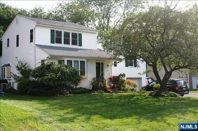 82 Heatherhill Road Property Photo 1