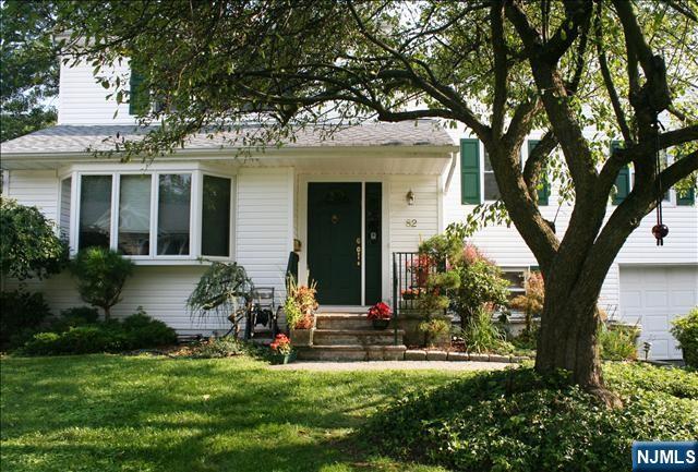 82 Heatherhill Road Property Photo 2