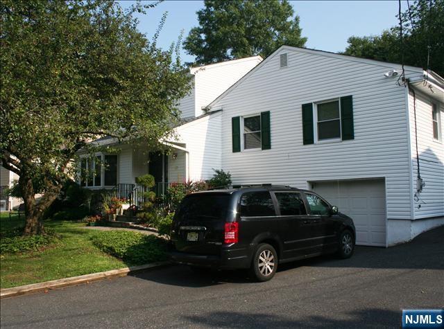 82 Heatherhill Road Property Photo 3