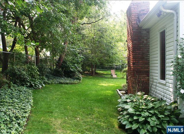 82 Heatherhill Road Property Photo 4