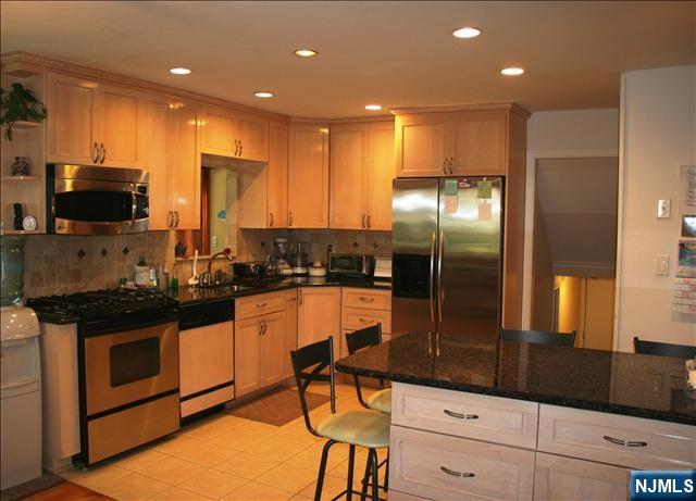 82 Heatherhill Road Property Photo 6