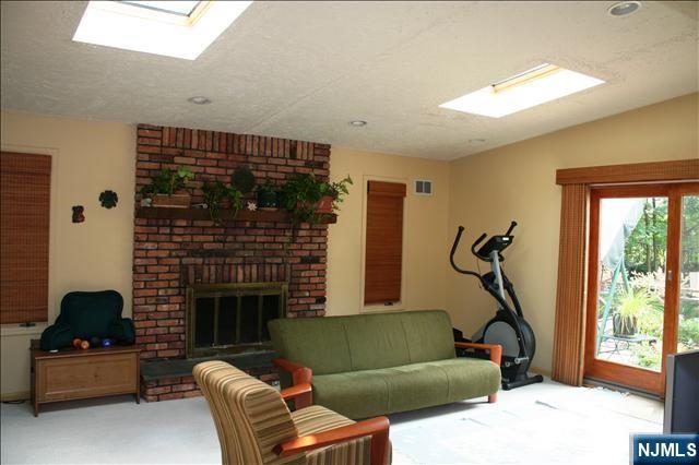 82 Heatherhill Road Property Photo 8
