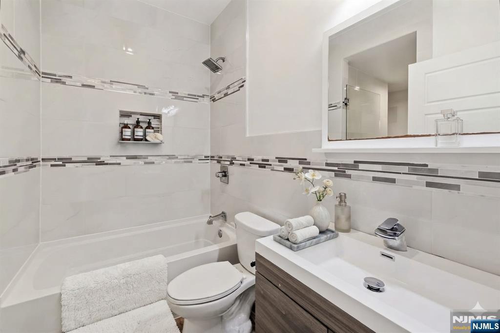 141 Beach Street Property Photo 4