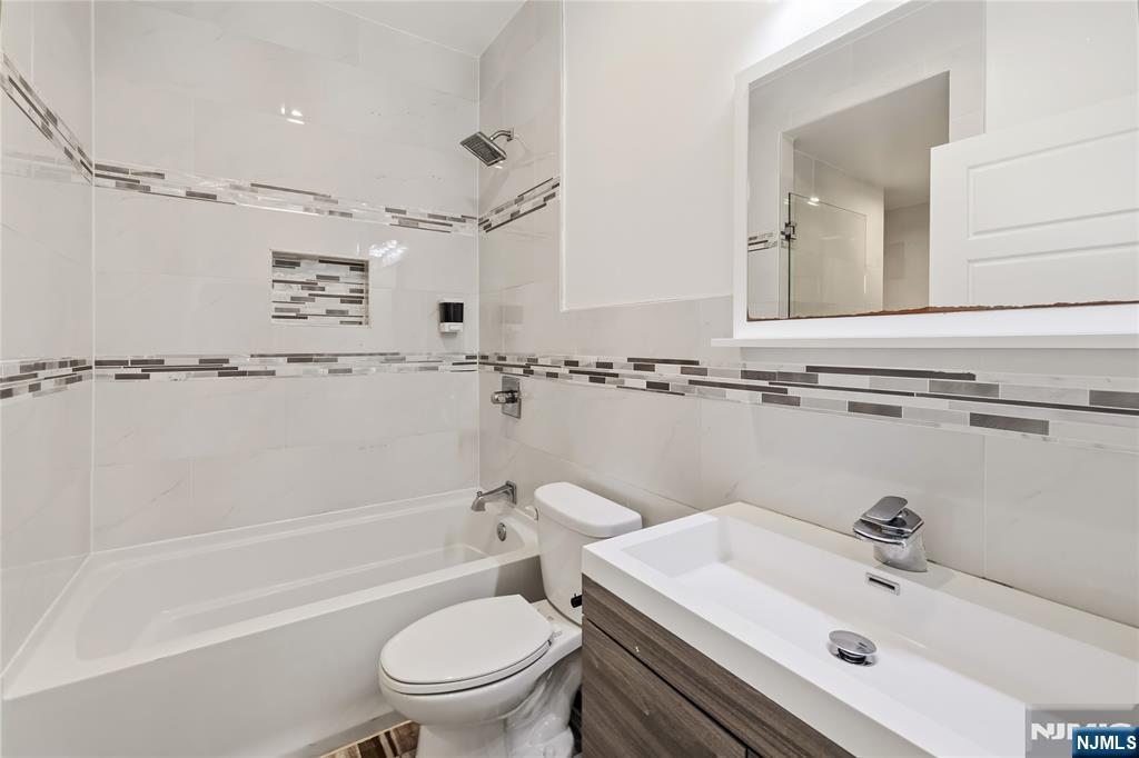 141 Beach Street Property Photo 5