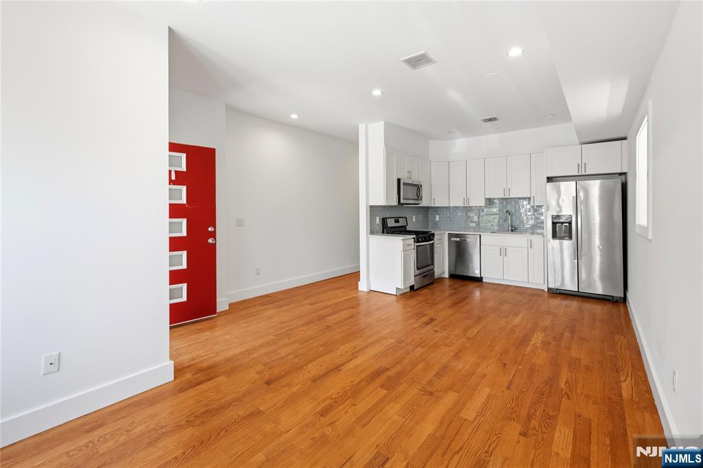141 Beach Street Property Photo 6