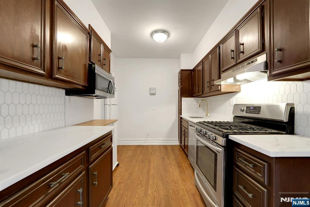 100 E Palisade Avenue A24 Property Photo 1