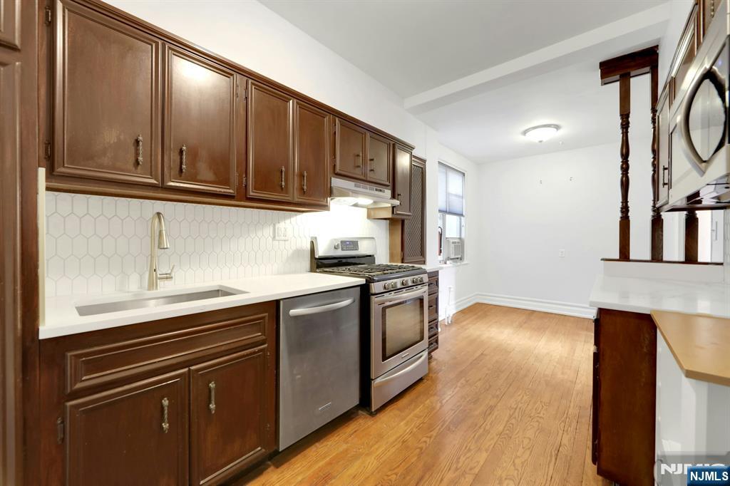 100 E Palisade Avenue A24 Property Photo 2