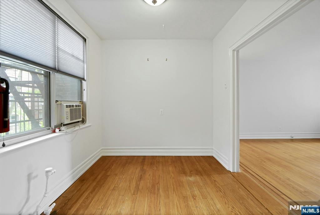 100 E Palisade Avenue A24 Property Photo 4