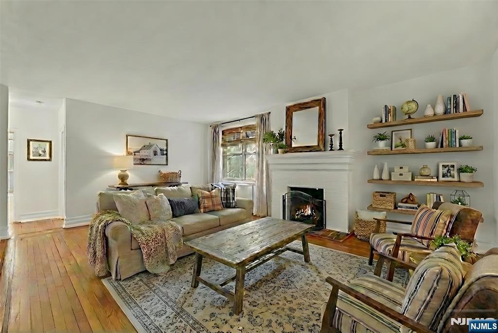 100 E Palisade Avenue A24 Property Photo 5