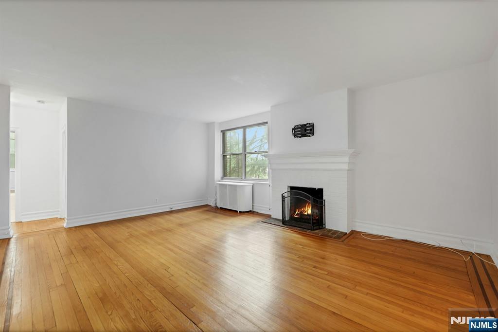 100 E Palisade Avenue A24 Property Photo 6